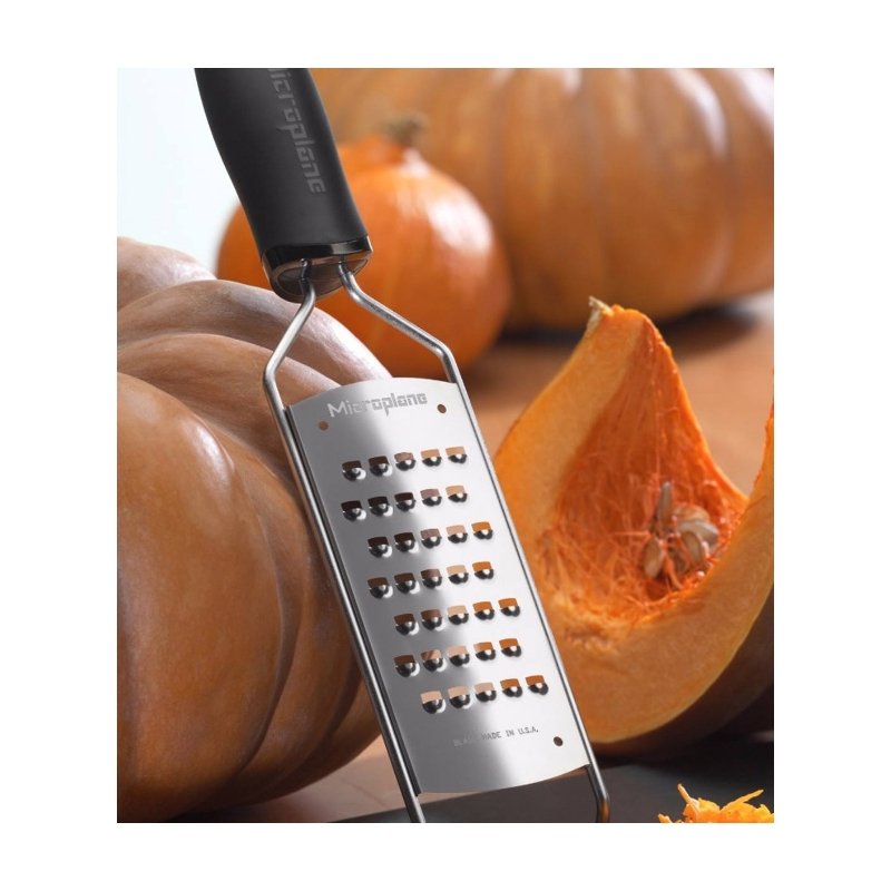 https://www.frog.ee/8489727-thickbox_default/microplane-gourmet-series-extra-coarse-cheese-grater.jpg